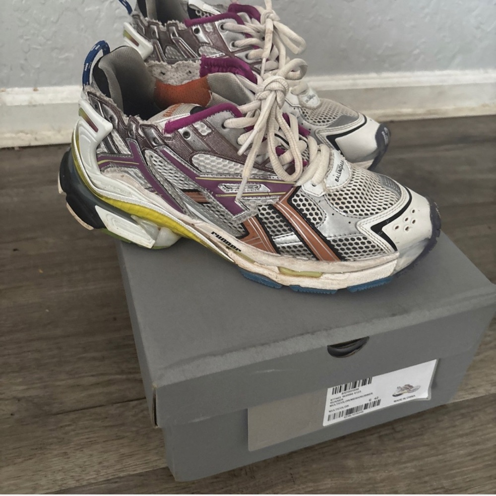 Balenciaga Runner Distressed Dad Sneaker 42 - Picture 1 of 7